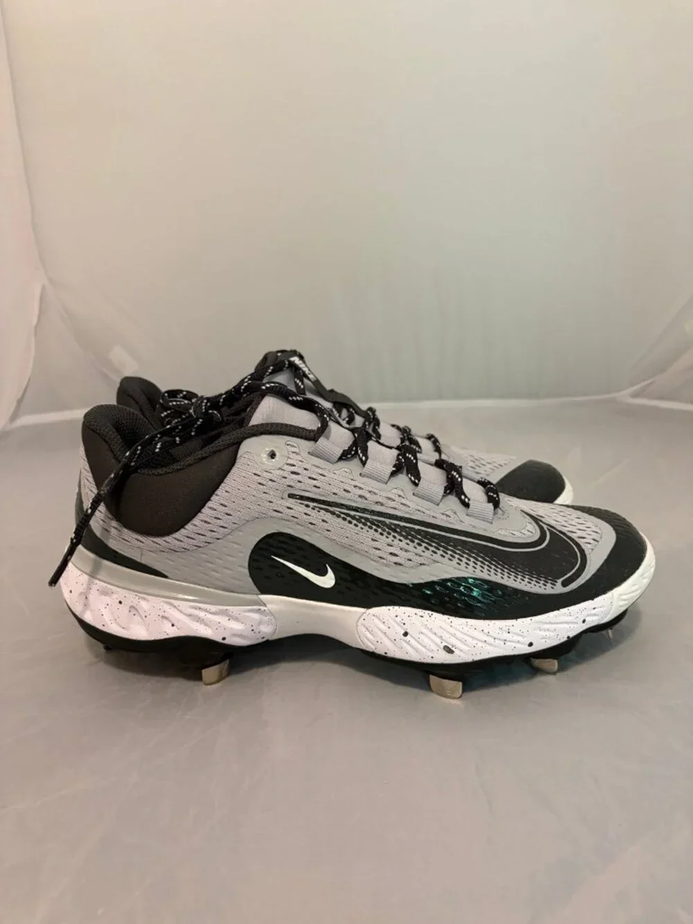 Nike Alpha Huarache Elite 4 low Wolf Grey men’s cleats DJ6521 004